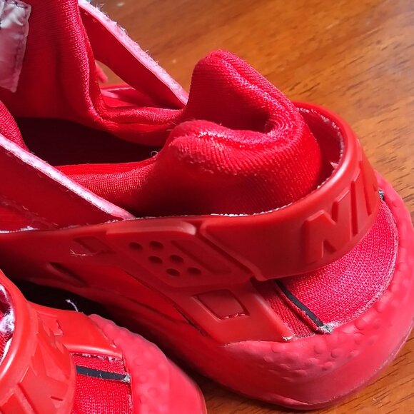 Nike Huarache Run Casual Shoes Sneakers Red sz 13C - Picture 2 of 9